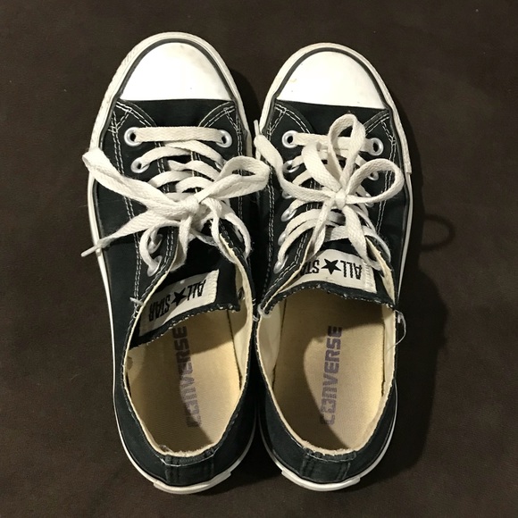 Converse women’s size 7 - Picture 2 of 6